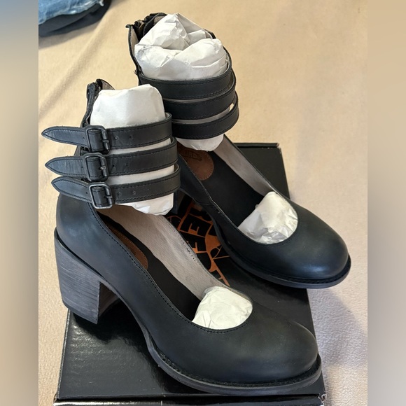 NIB Freebird Randi - Picture 1 of 4